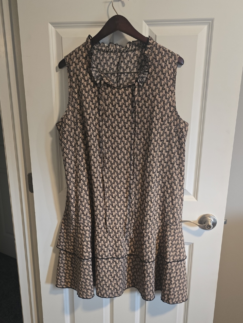 Private Label Beige & Black Sleeveless Tiered Mini Dress